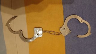Esposas de juguete de metal