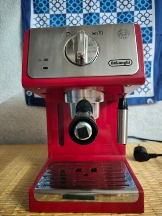 Cafetera Delonghi Roja