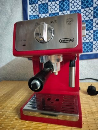 Cafetera Delonghi Roja