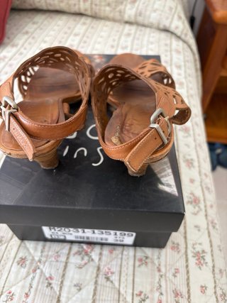 Sandalias de piel marrón talla 39