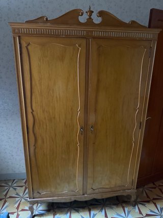 Armario vintage de madera