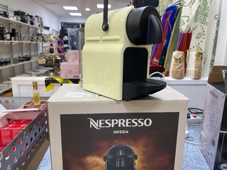Cafetera Nespresso Inissia Blanca