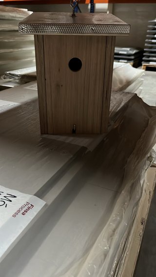 2 Cajas  nido para páridos madera y metal