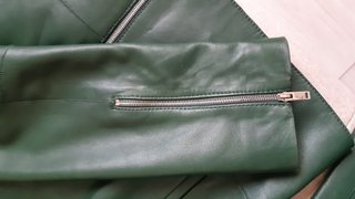 Cazadora de piel verde