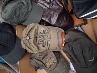 Lote Gorras y Cinturón Negro