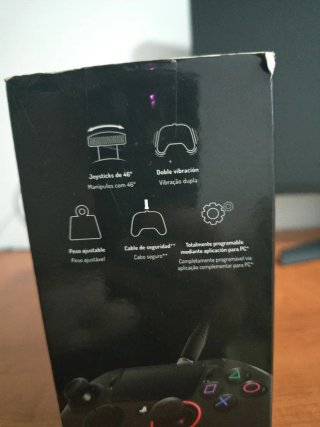 Mando Nacon Revolution Pro Controller PS4