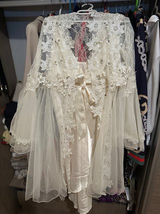 Pijama de encaje blanco