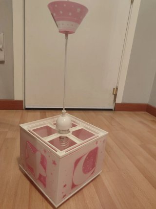 Lámpara infantil rosa estrellas y luna