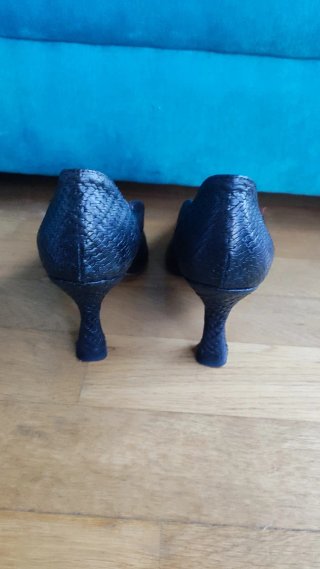 Zapatos tacón Marian piel negros