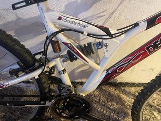 Bicicleta Decathlon Montaña Roja y Blanca