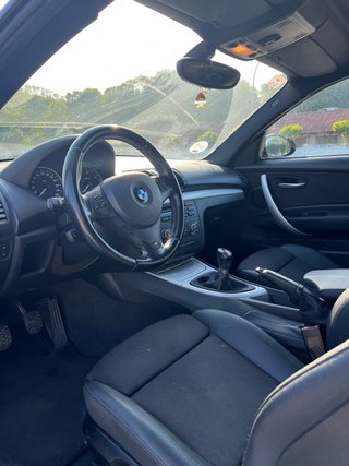 BMW Serie 1 116d. Negro. 2009