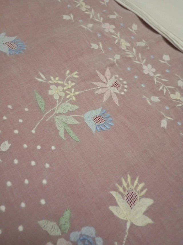 Mantelería  de Organza Bordada Mano 3,50 x 1,70