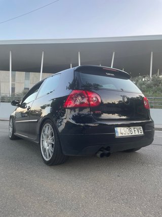 Volkswagen Golf 2005