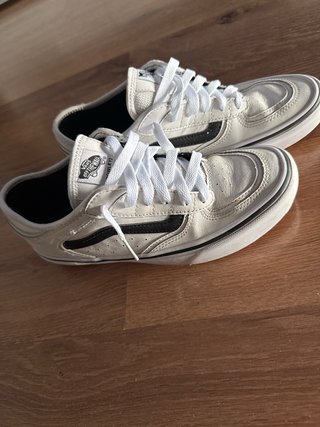 Zapatillas Vans Blancas y Negras