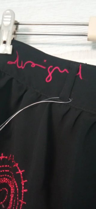 Desigual ‼️ Falda Negra Estampado Corazón Mujer M