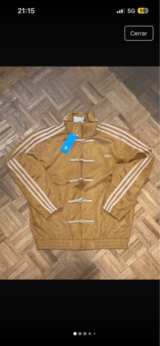 Chaqueta Adidas Marrón con Cierre de Botones
