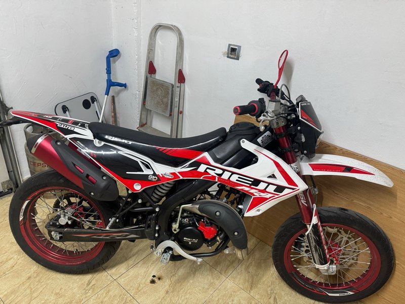 Rieju MRT Supermotard Roja y Blanca