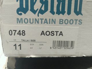 Botas de montaña BESTARD 1 de hombre y 1 de mujer
