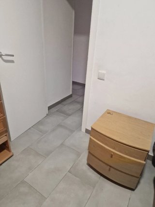 Se alquila habitacion.420.grande con cama de 150