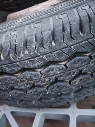 Rueda 195/70 R15 con llanta