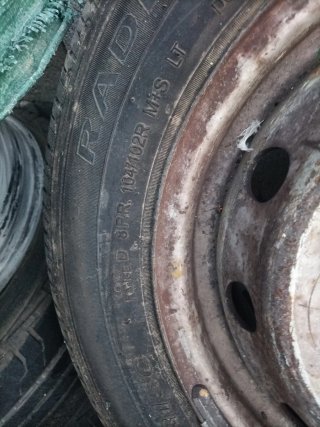 Rueda 195/70 R15 con llanta