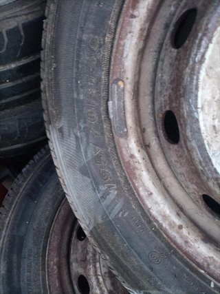 Rueda 195/70 R15 con llanta