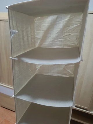 Estantería colgante de tela beige