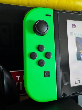 Nintendo Switch verde y rosa + accesorios