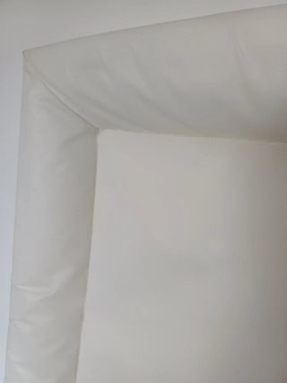 Cambiador para bebe de IKEA con sus 2 fundas.