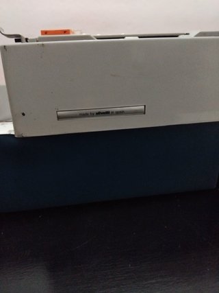 Máquina de escribir Olivetti DORA