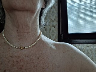 Gargantilla de perlas cultivadas,con broche de oro