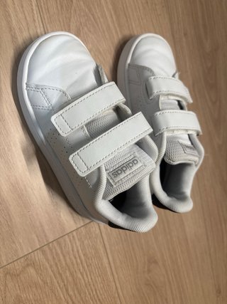Zapatillas Adidas Niño Velcro Blancas numero 26