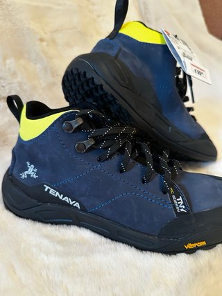 Botas trekking Tenaya Vibram talla 36 NUEVAS