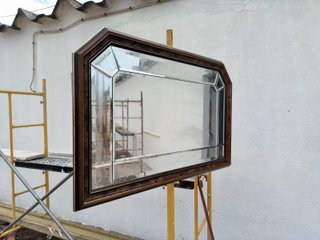 Conjunto Aparador c/ Tampo de Mármore + Espelho