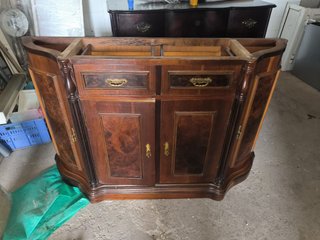 Conjunto Aparador c/ Tampo de Mármore + Espelho