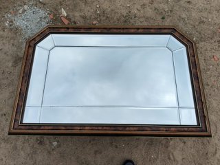 Conjunto Aparador c/ Tampo de Mármore + Espelho