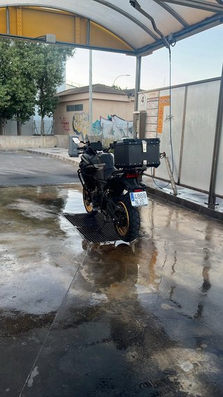 Voge 625 DSX Negra y Dorada