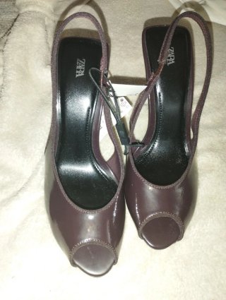 Sandalias Zara charol tacón slingback