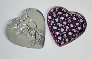 2x1 Estuche metálico corazón Bugs Bunny Snoopy Reg
