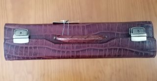 Maletín, attaché, cartera de piel grabada marrón