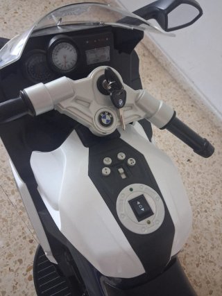 Moto a batería Policía Nacional BMW