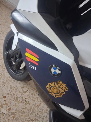Moto a batería Policía Nacional BMW