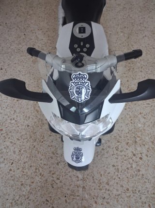 Moto a batería Policía Nacional BMW