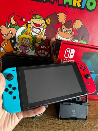 Nintendo Switch 2023 como Nueva + accesorios