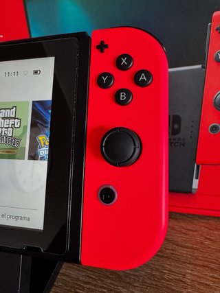 Nintendo Switch 2023 como Nueva + accesorios