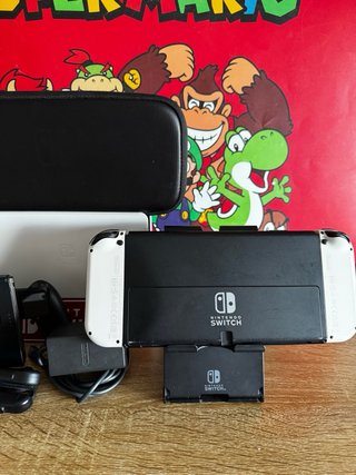 Nintendo Switch OLED + accesorios originales