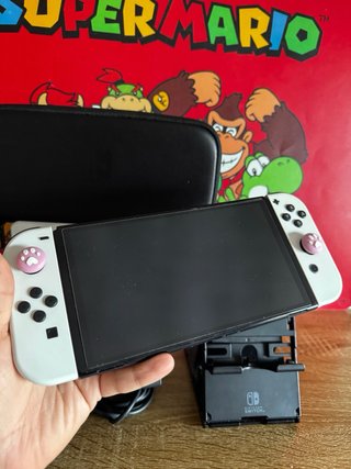 Nintendo Switch OLED + accesorios originales