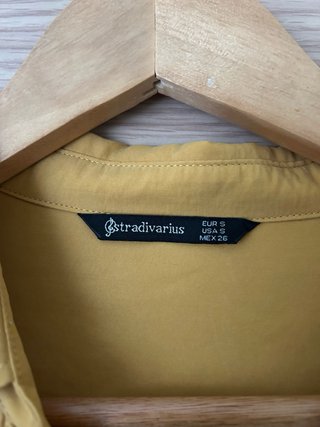 Blusa Stradivarius Mostaza Talla S