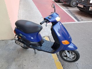 Piaggio Scooter Azul
