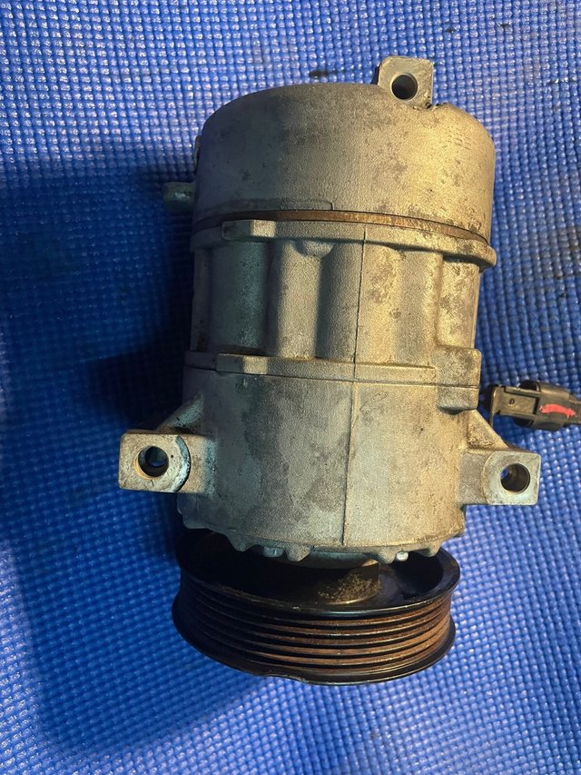 Compresor de aire acondicionado